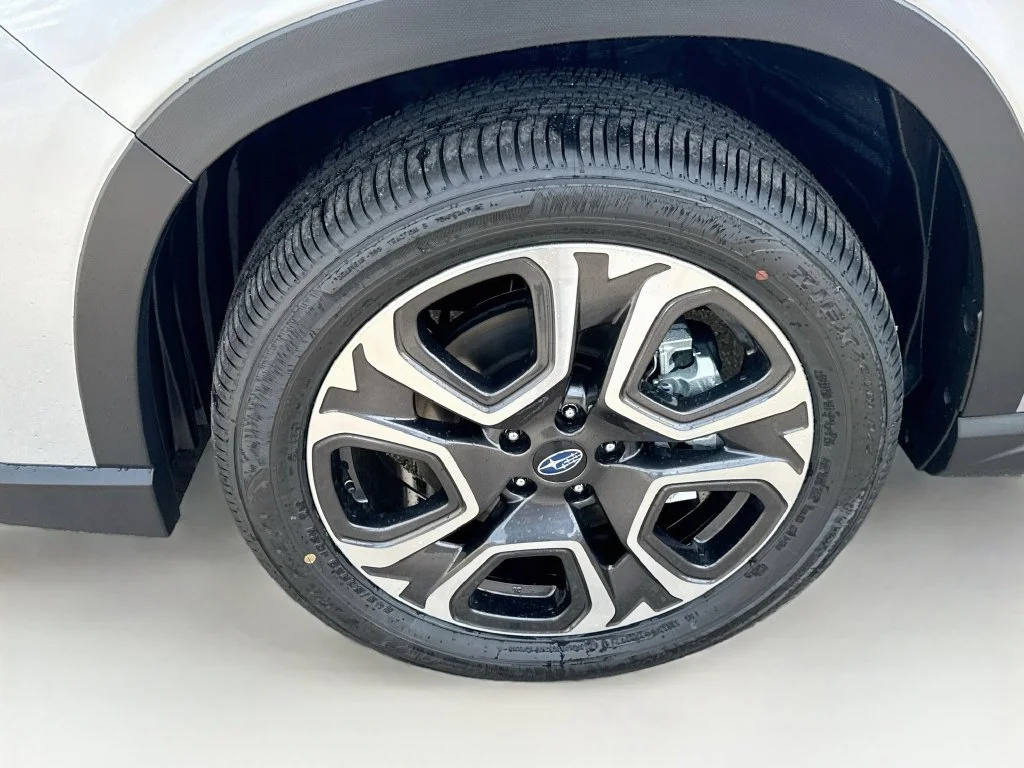 New 2027 Silver Subaru Limited image 40