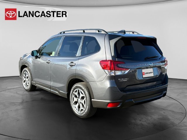 Used 2024 Magnetite Gray Metallic Subaru Premium image 5