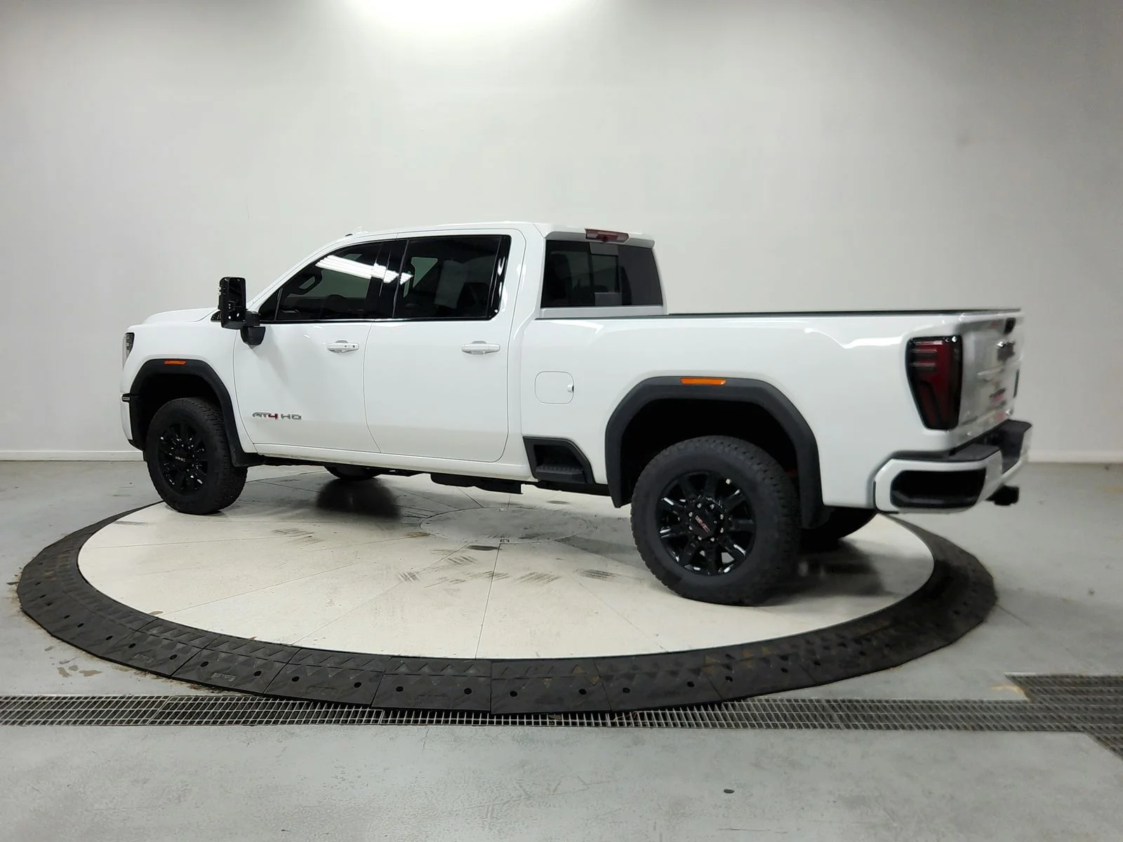 Used 2026 White GMC AT4 image 6
