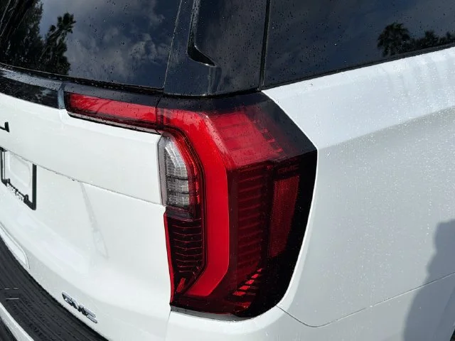 New 2027 Glacier White Tricoat GMC Denali Ultimate image 10