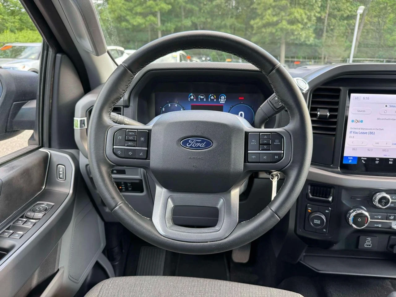 Used 2025 CARBONIZED GRAY METALLIC Ford XLT image 21