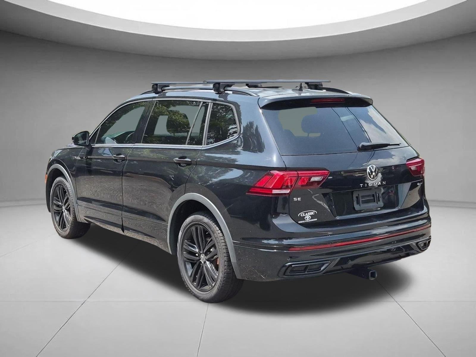 Used 2022 Deep Black Pearl Volkswagen SE R-Line Black image 3