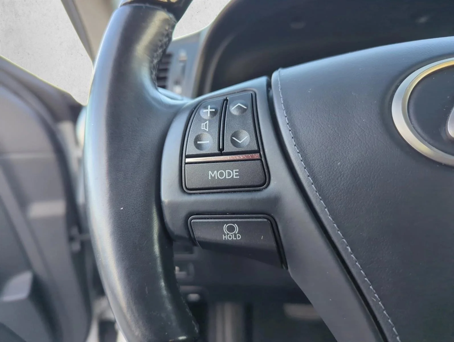 Used 2014 Liquid Platinum Lexus  image 16