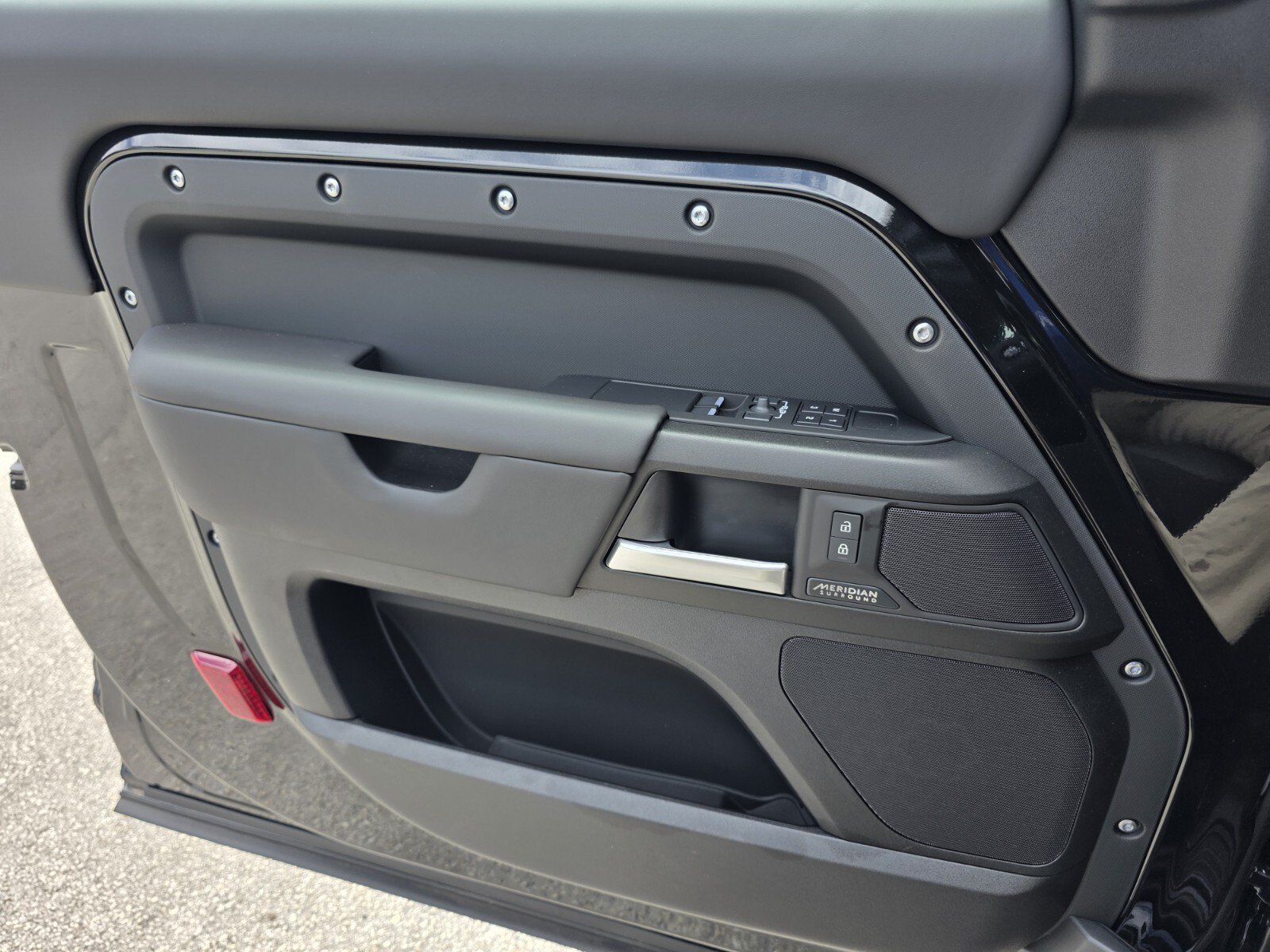 New 2026 Santorini Black LAND ROVER V8 image 19