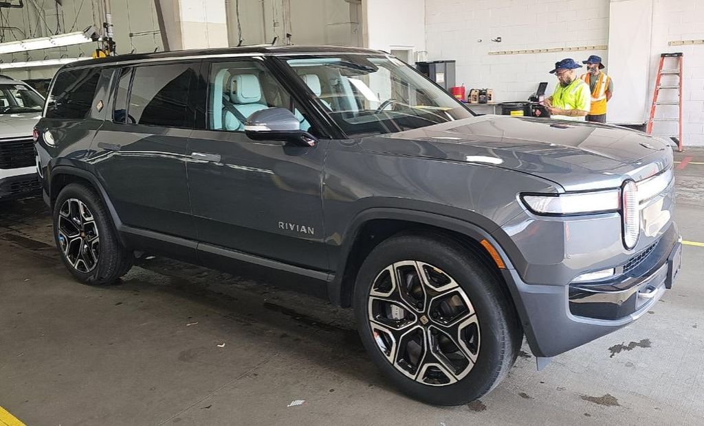 Used 2024 Rivian R1S Adventure with VIN 7PDSGCBA7RN045117 for sale in Kansas City, KS