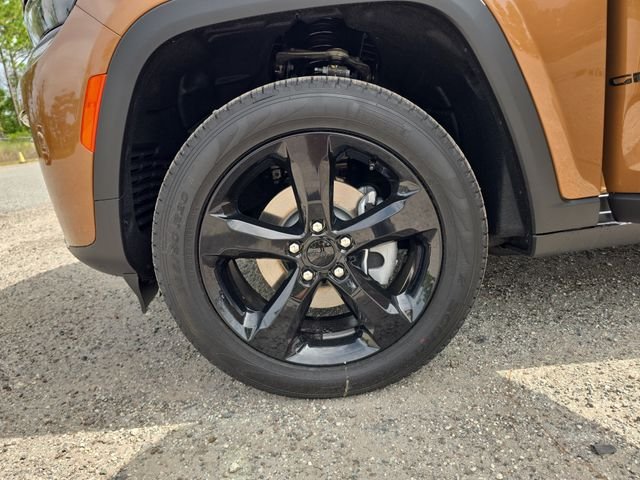 New 2026 Copper Shino Metallic Clear-Coat Exterior Paint Jeep Limited image 28