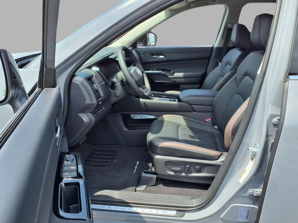 New 2026 Boulder Gray Pearl Nissan Platinum image 20