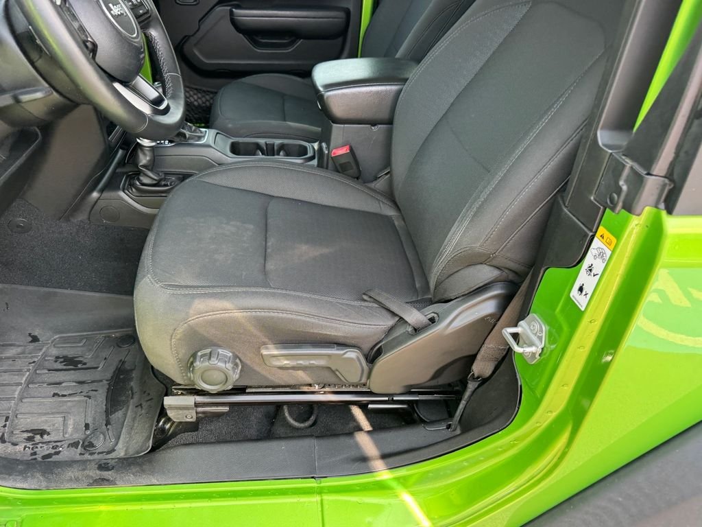 Used 2018 Green Jeep Sport S image 6