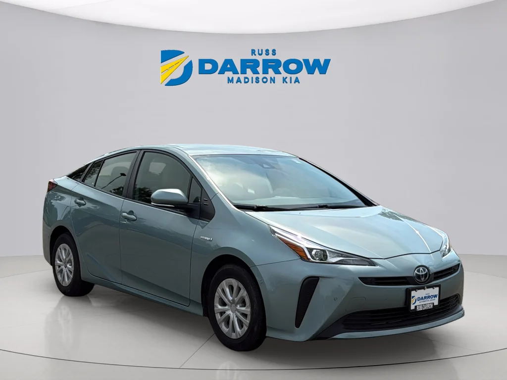 Used 2022 Pearl Toyota LE image 7