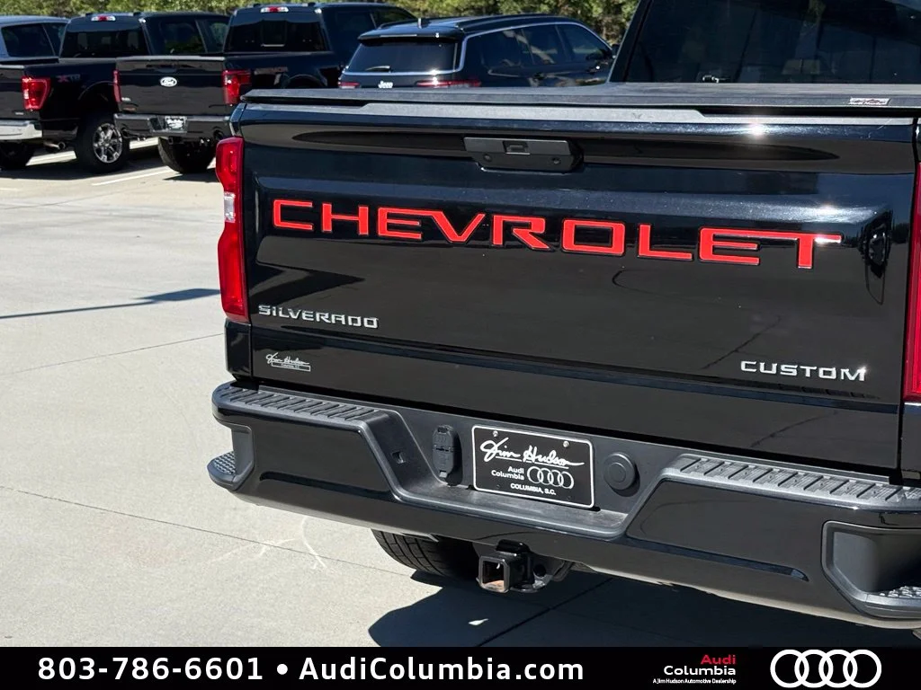 Used 2021 Black Chevrolet Custom image 14