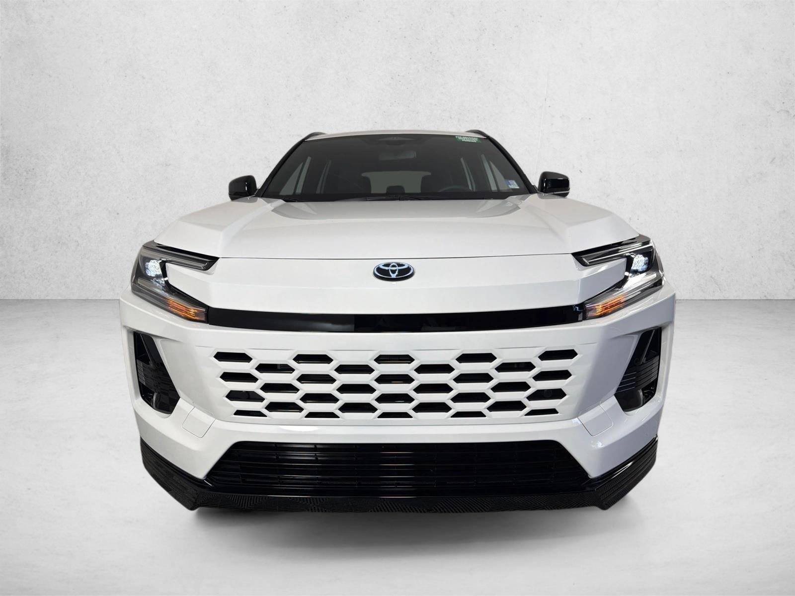 Used 2026 Ice Cap Toyota SE image 8