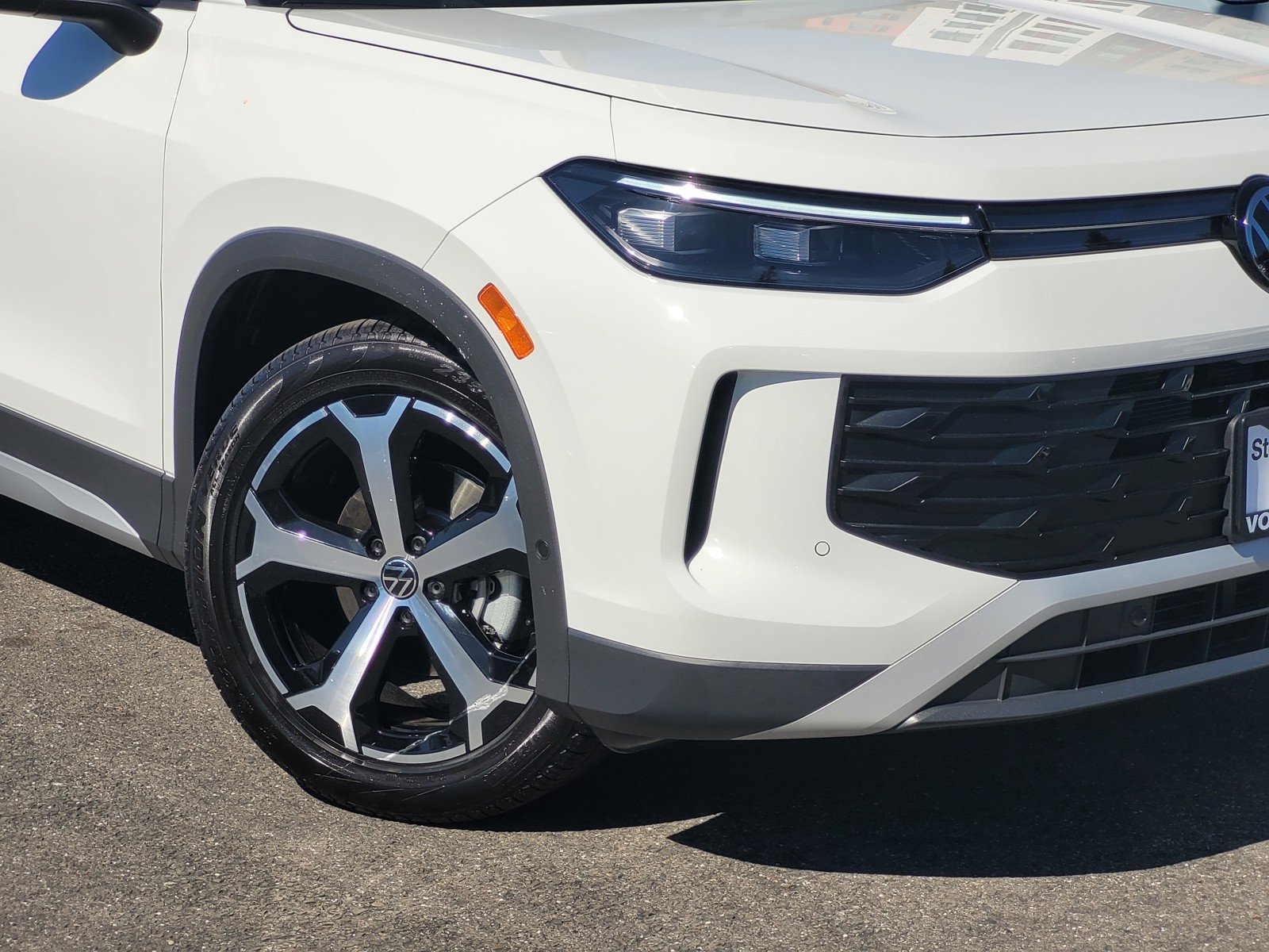New 2026 White/off-white Volkswagen 2.0T SE image 3