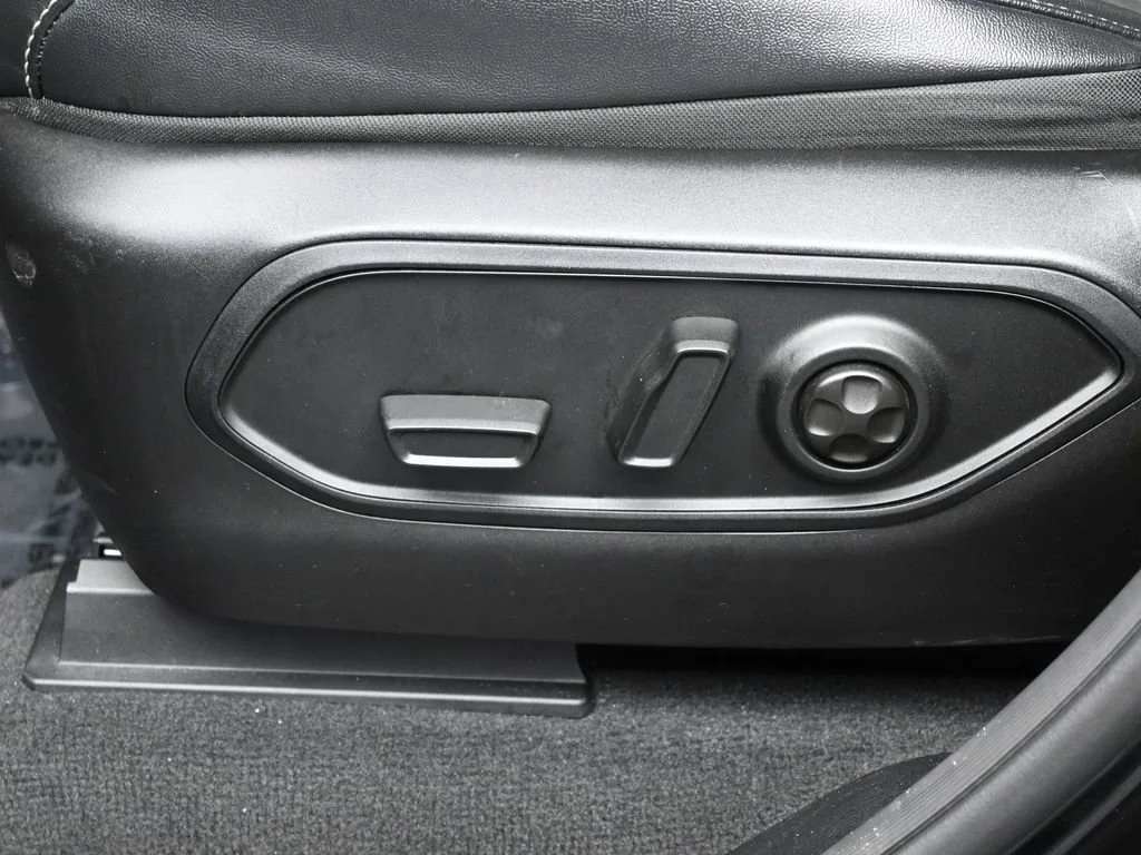 2023 Jeep Grand Cherokee L Altitude - Photo 12
