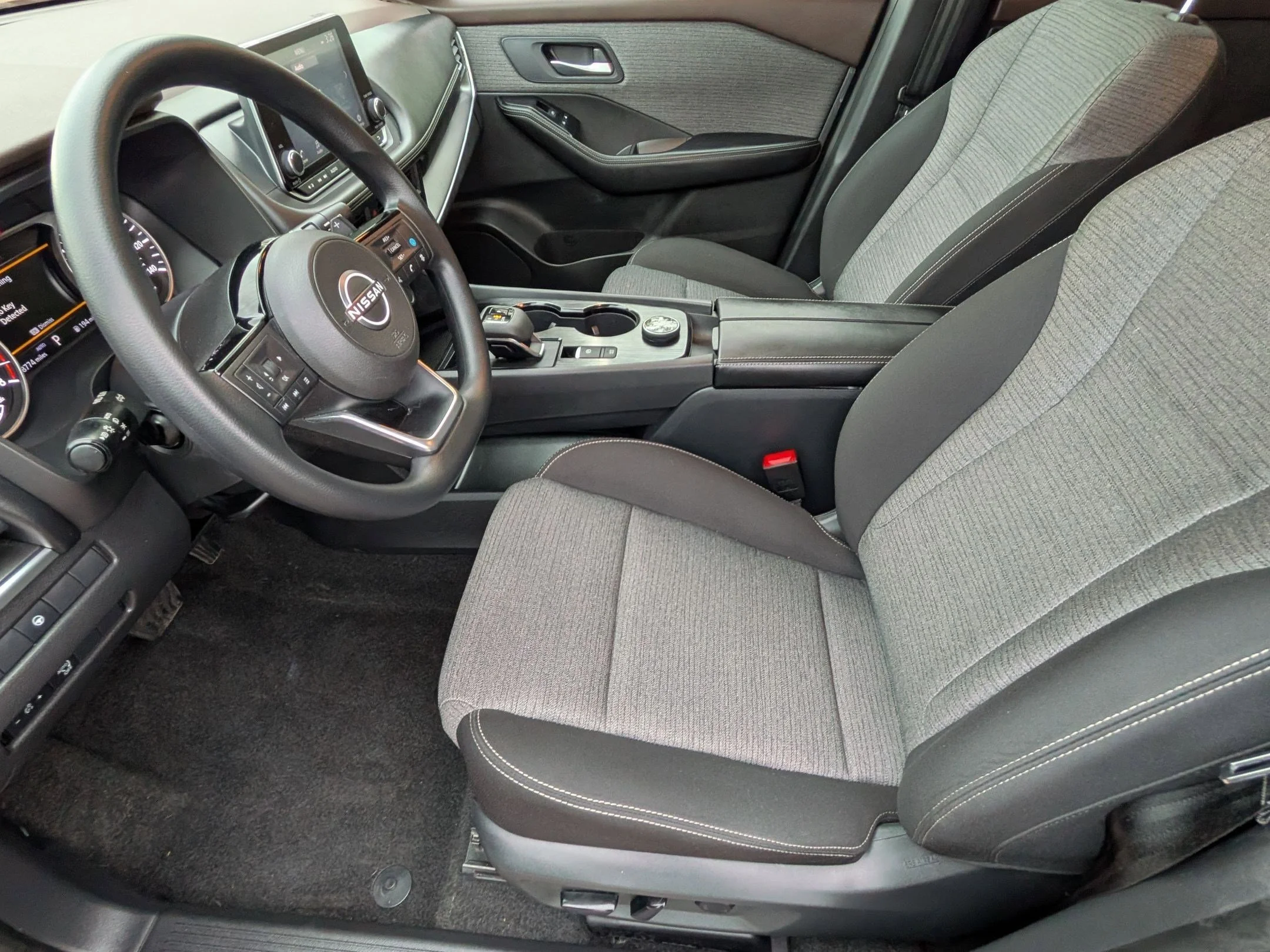 Used 2023 Scarlet Ember Tintcoat Nissan SV image 11