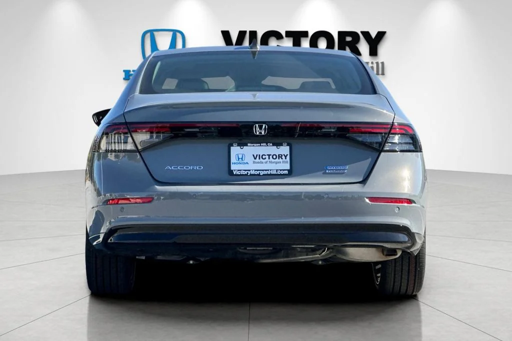 New 2026 Urban Gray Pearl Honda Touring image 5