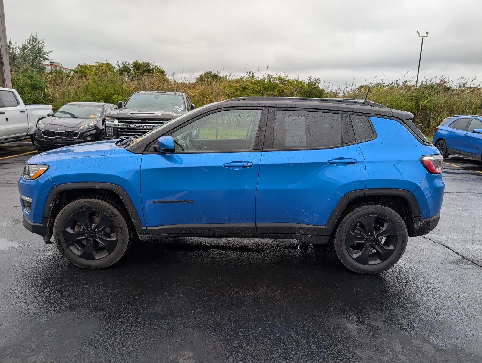 Used 2018 Laser Blue Pearlcoat Jeep Altitude image 5