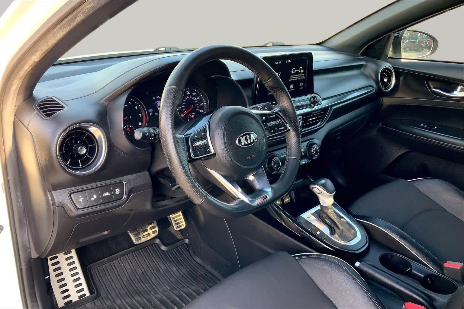 Used 2021 Snow White Pearl Kia GT-Line image 18