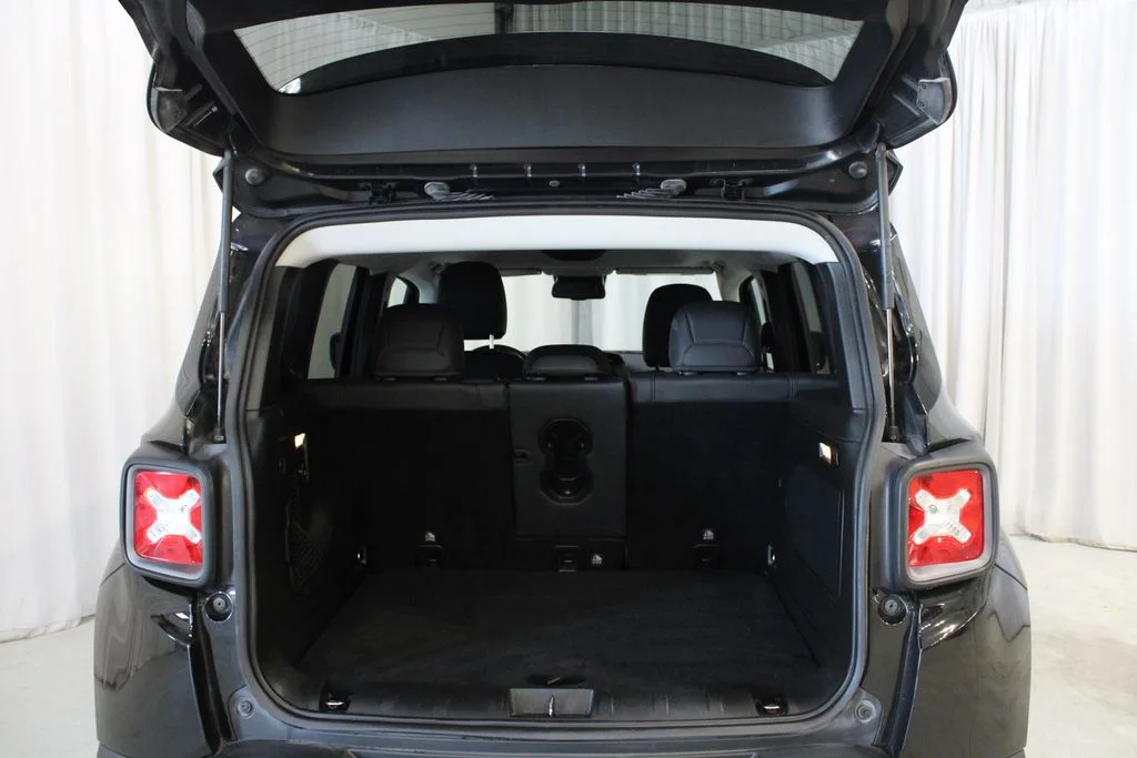 Used 2016 Black Jeep Trailhawk image 29