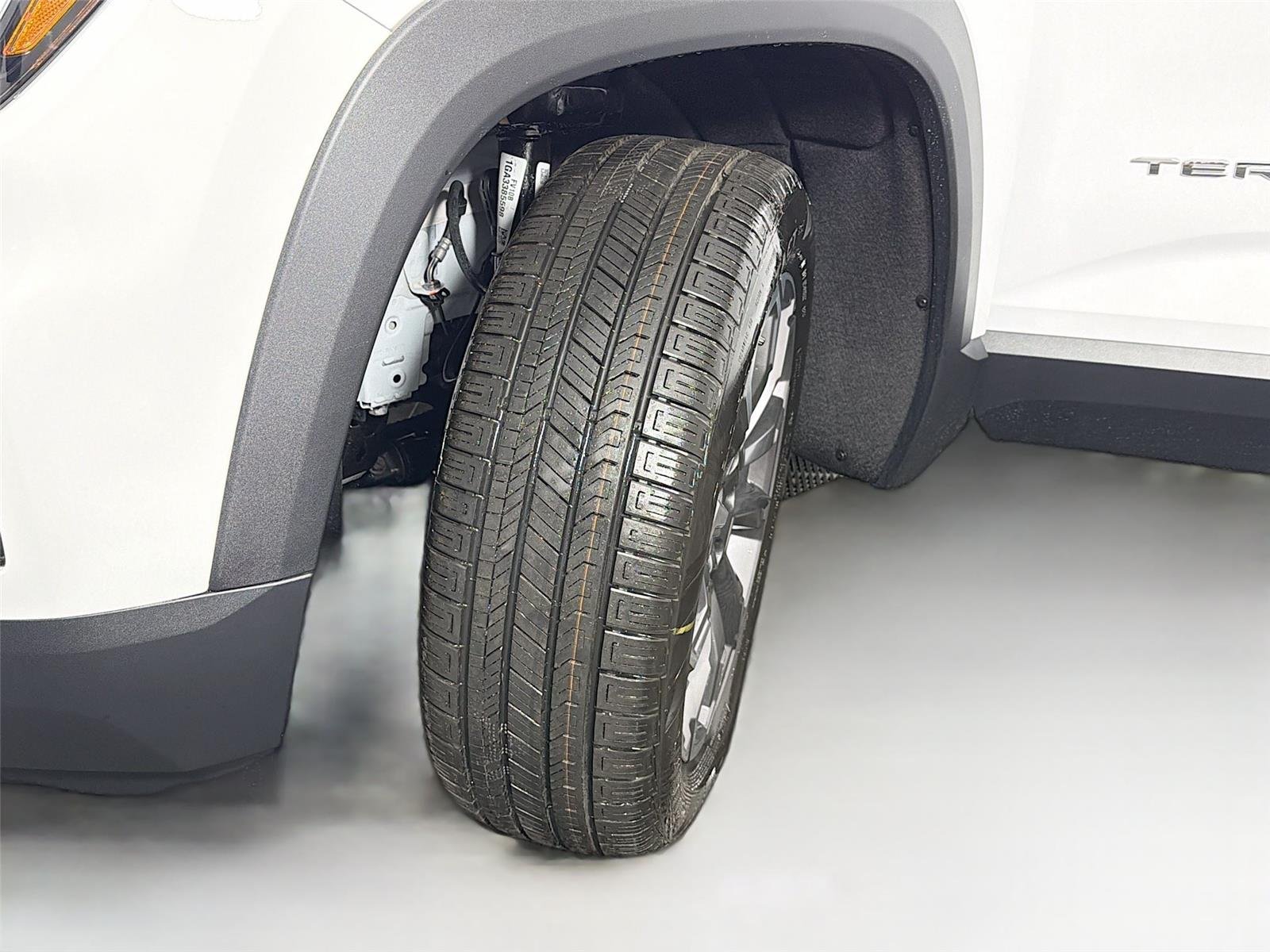 New 2026 Summit White GMC Elevation image 38