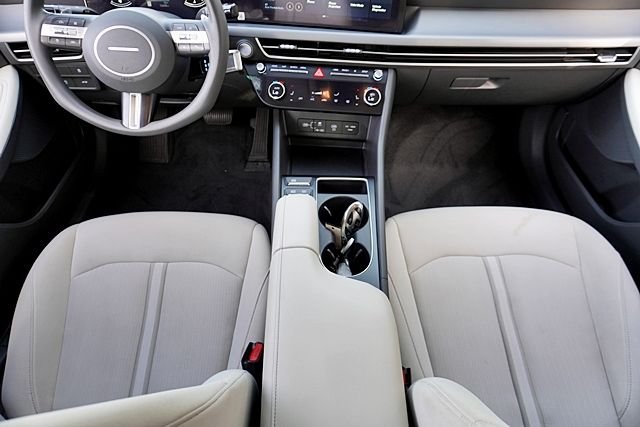 Used 2024 Silver Hyundai SEL image 18