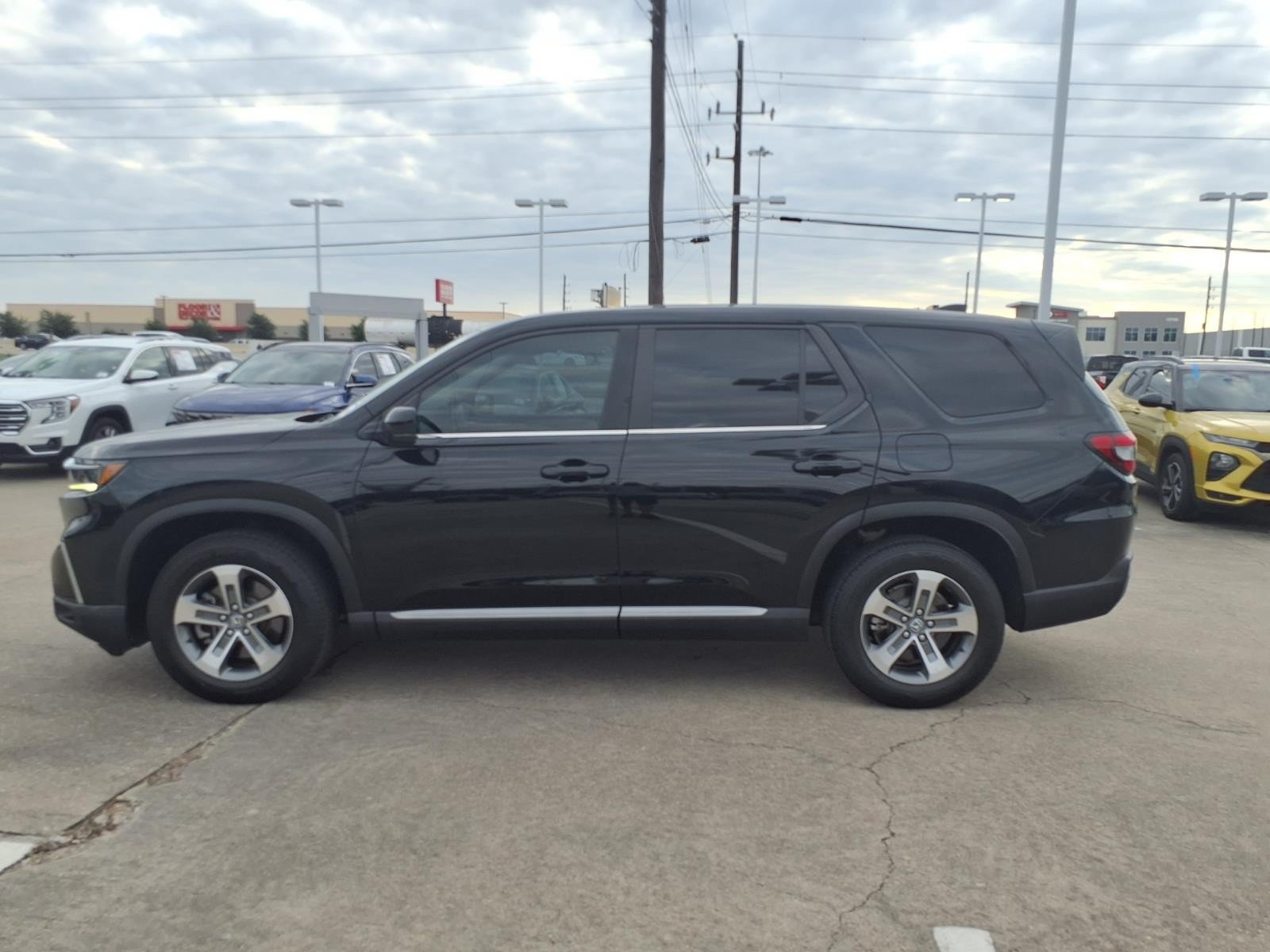 2023 Honda Pilot photo 10 of 27