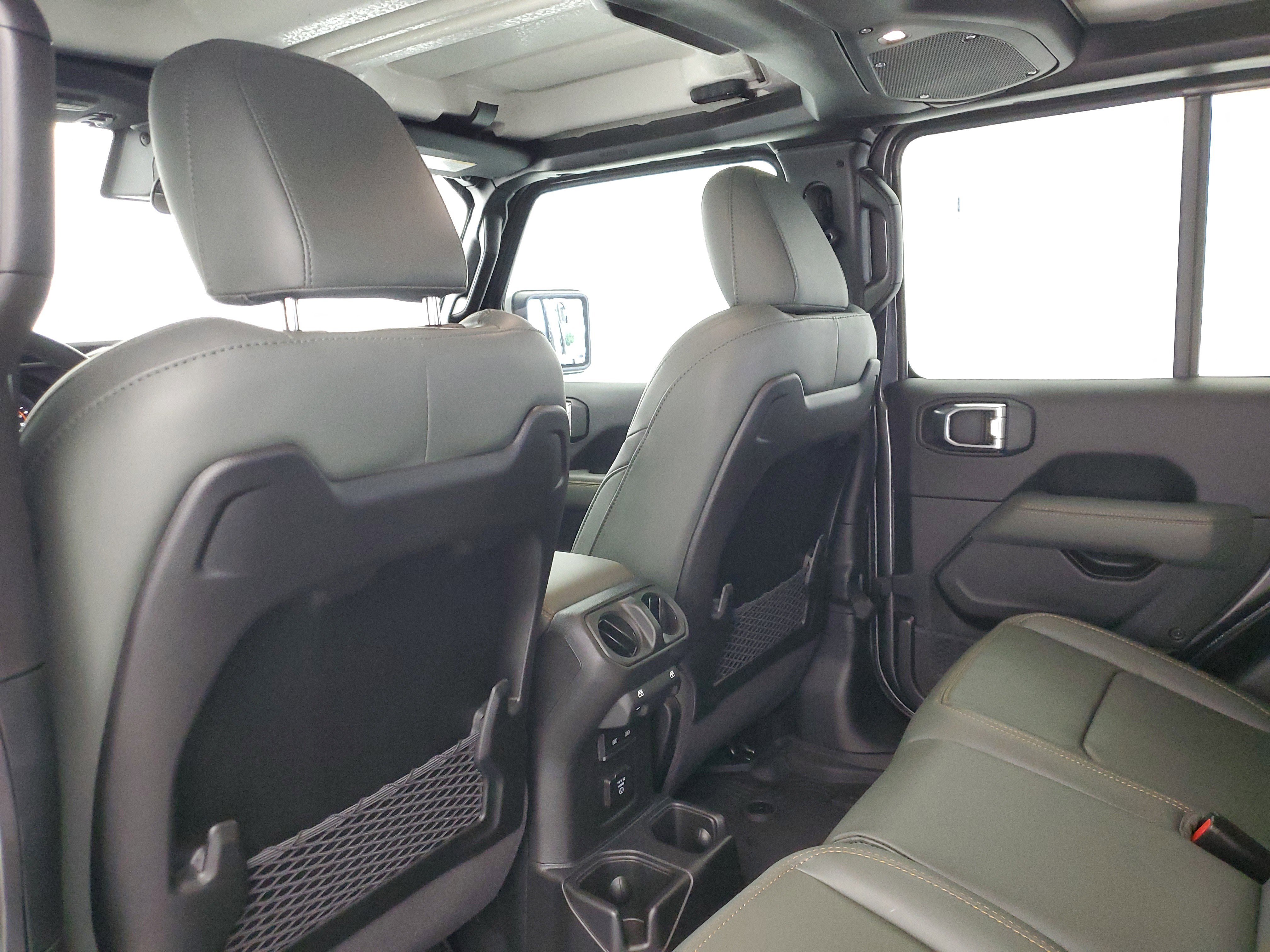 Used 2025 Granite Crystal Metallic Clearcoat Jeep Mojave image 12
