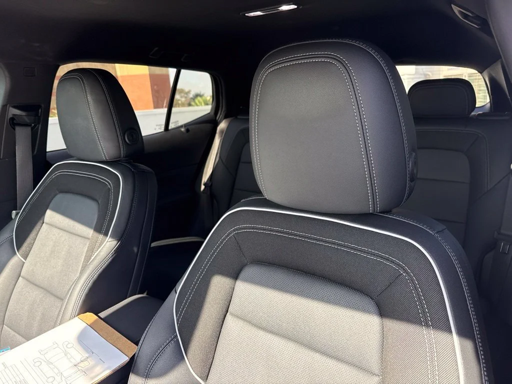 Used 2024 Summit White Chevrolet 3LT image 10