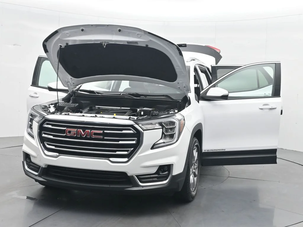 Certified Used 2024 Summit White GMC SLT image 43