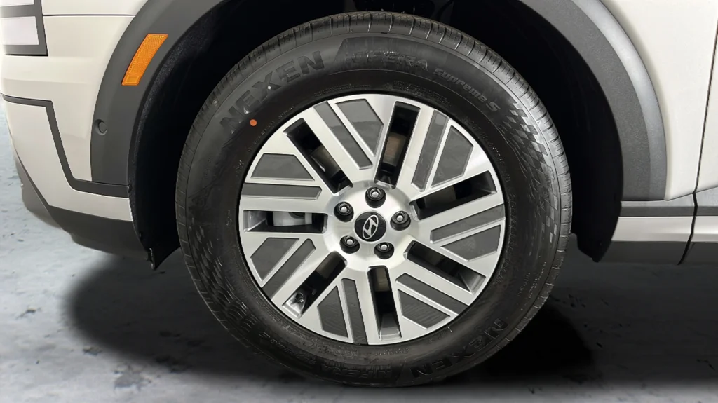 New 2027 Silver Hyundai Calligraphy image 41