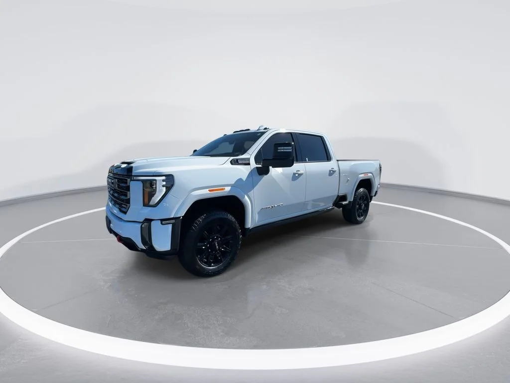Used 2024 White GMC AT4 image 4