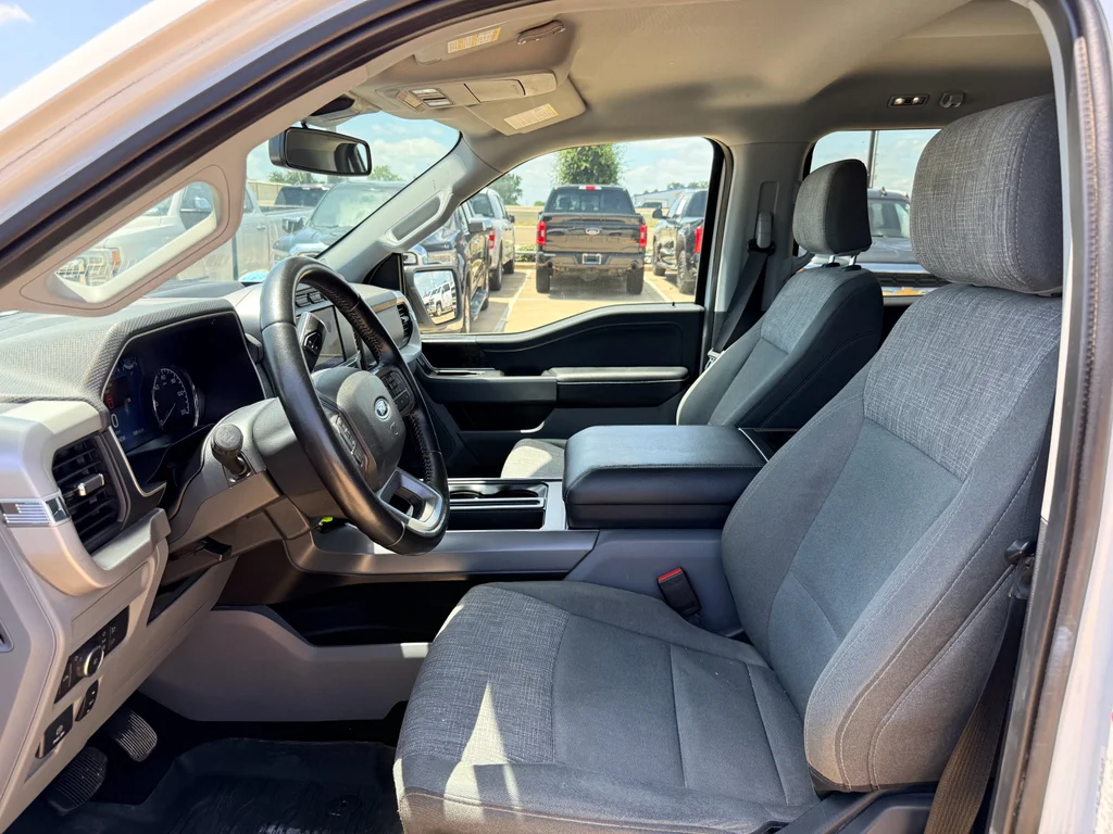 Used 2022 Oxford White Ford XLT image 11