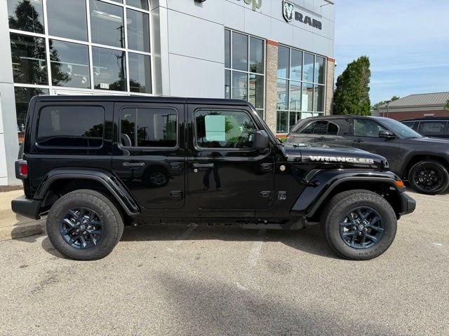 New 2026 Black Clear-Coat Exterior Paint Jeep 85th Anniversary Edition image 8