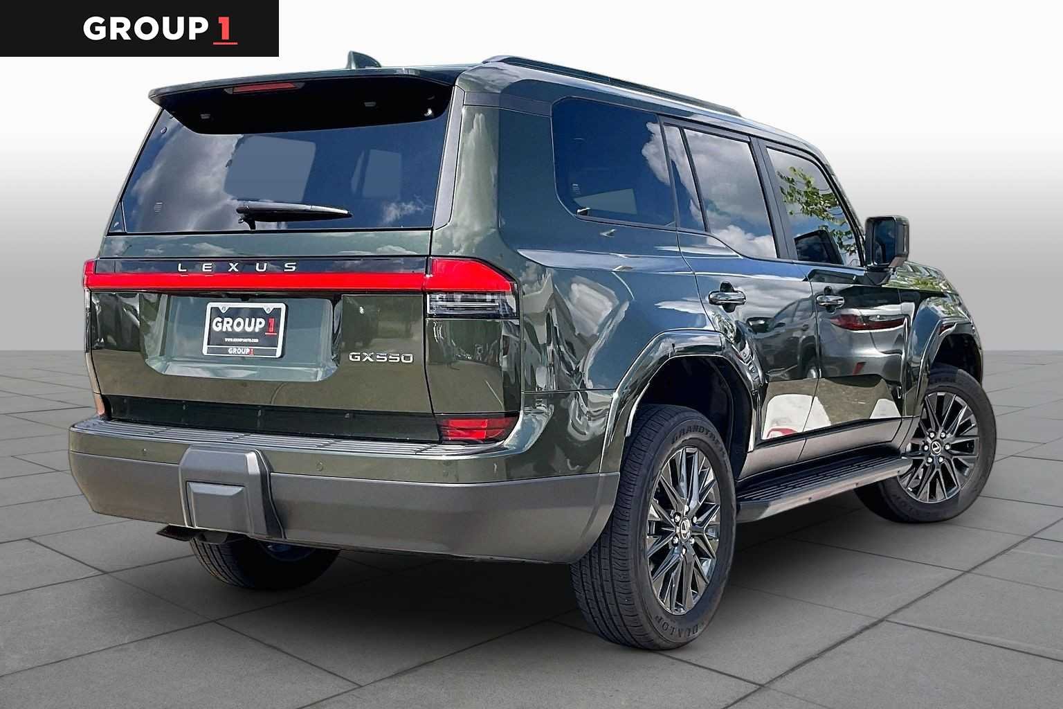 Used 2025 Nori Green Pearl Lexus Premium image 11