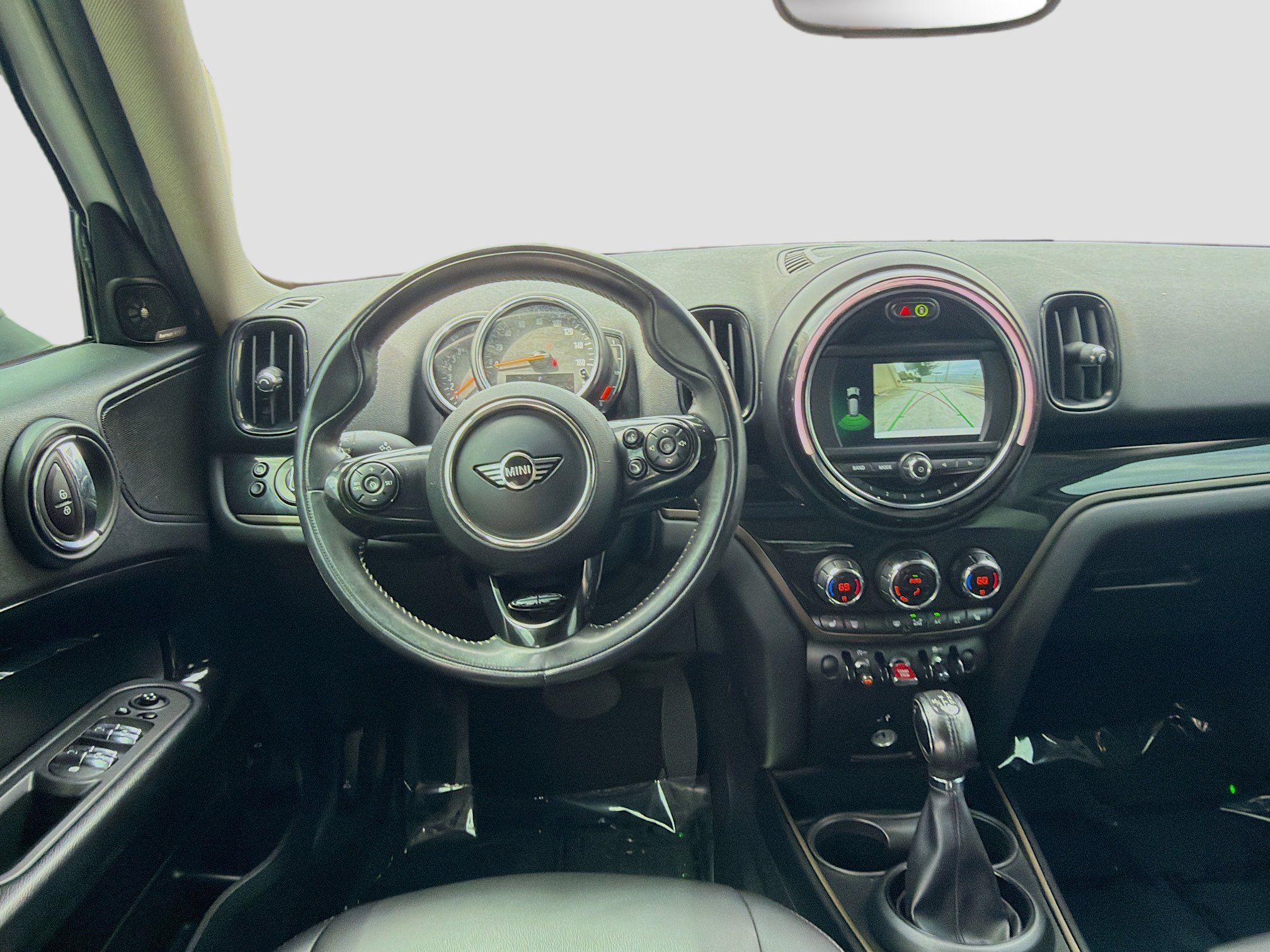 Used 2019 Light White MINI Cooper image 18
