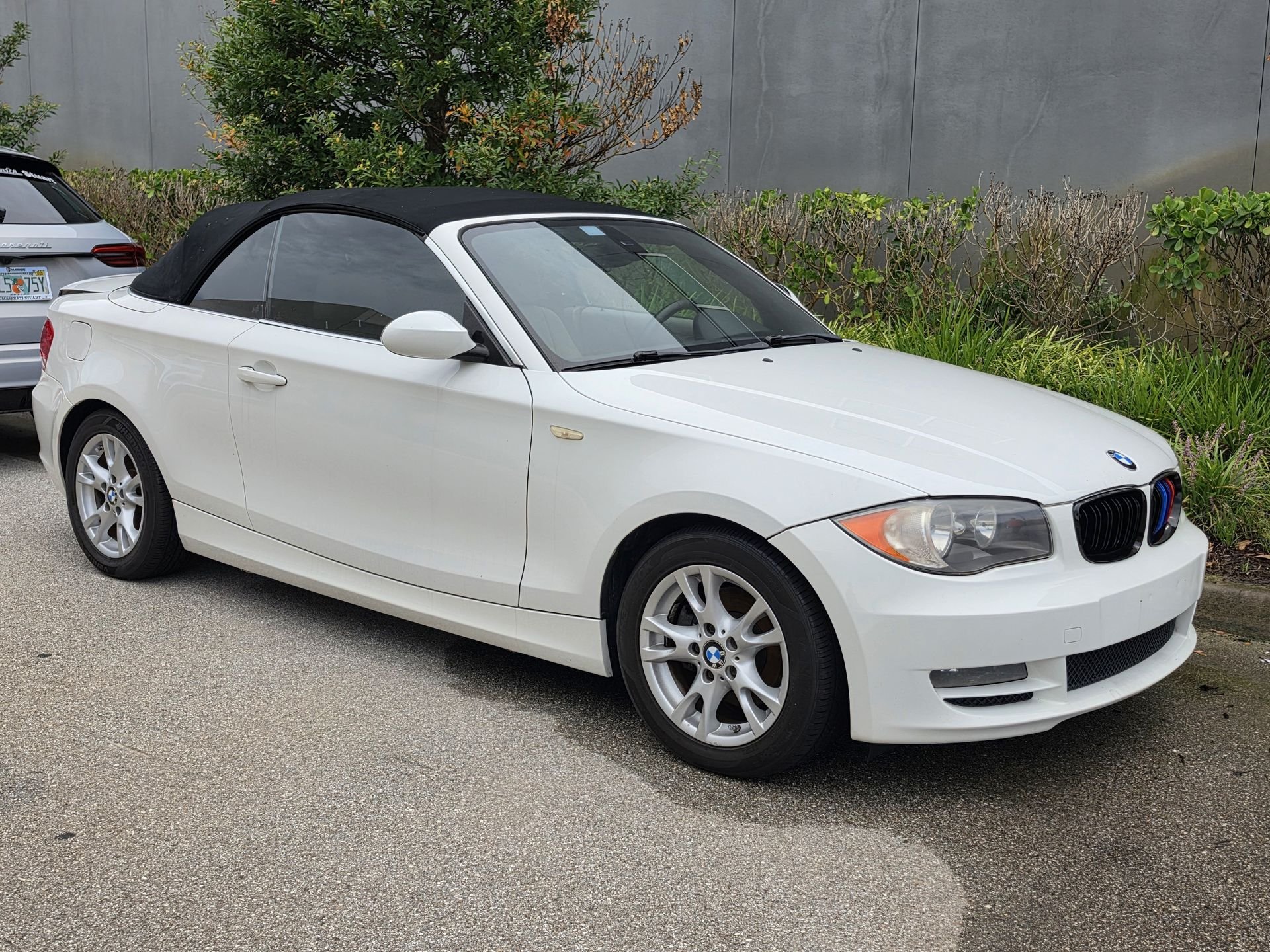 2009 BMW 1 Series 128i Convertible SULEV's photo