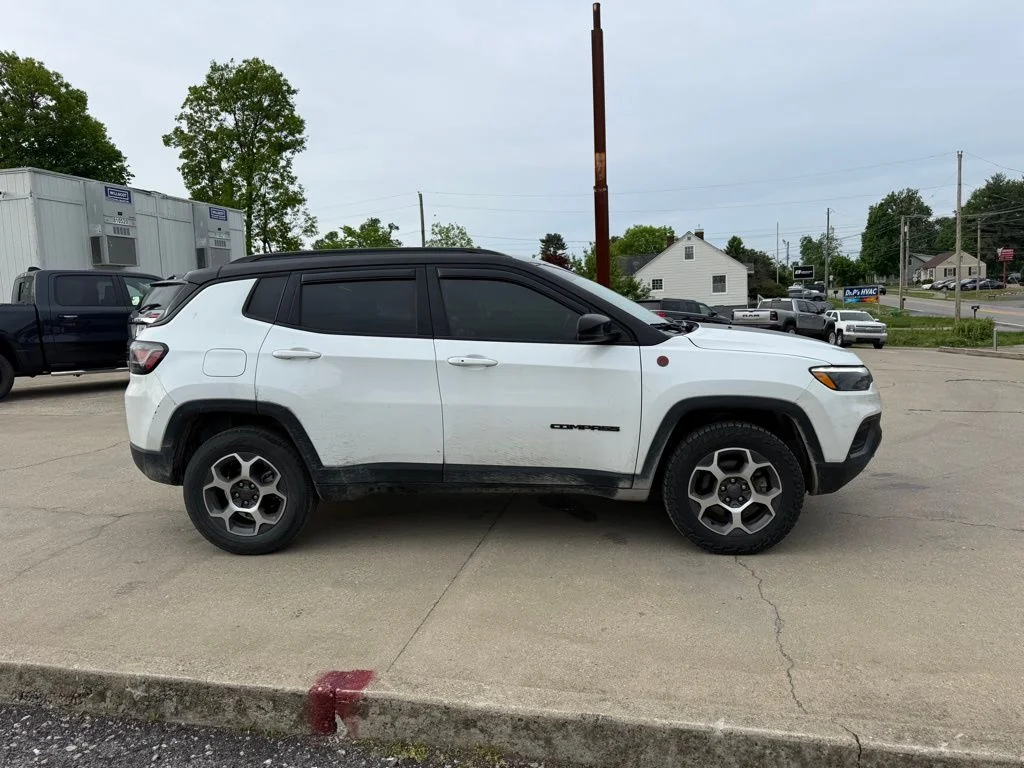 Used 2022 White Jeep Trailhawk image 5