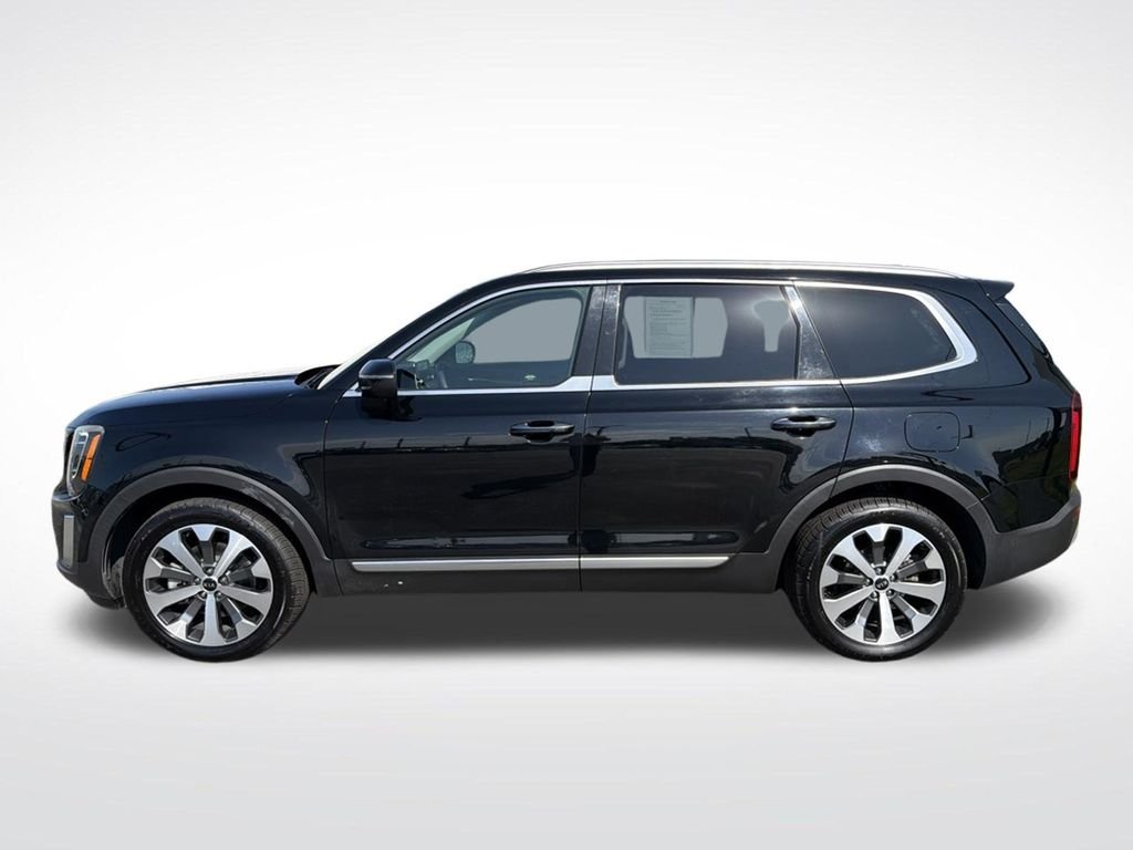 Used 2020 Black Kia S image 9