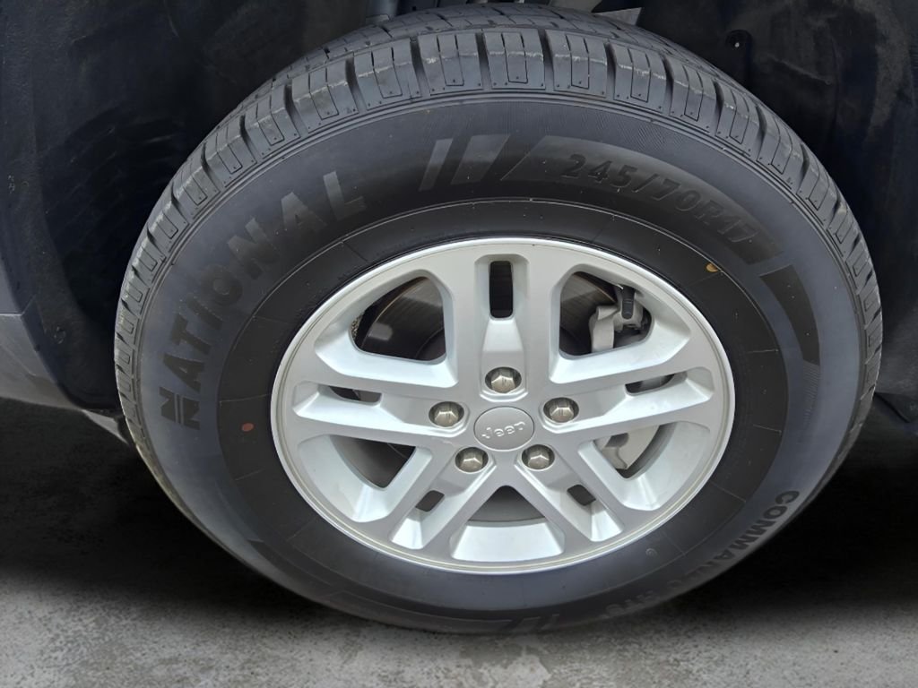Used 2024 Bright White Clearcoat Jeep Laredo image 9