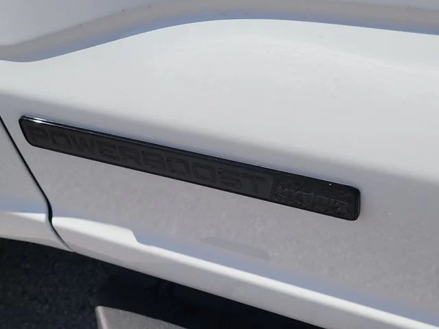 New 2026 Oxford White Ford XLT image 10