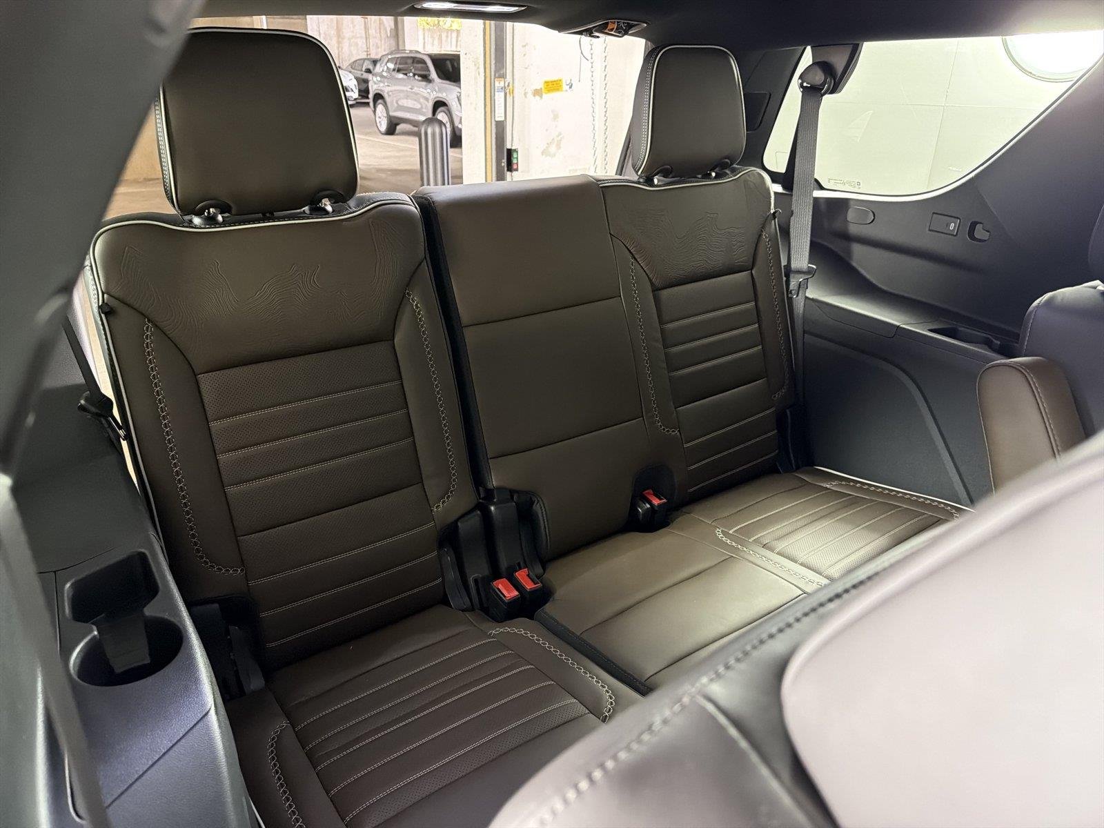 2027 GMC Yukon Denali Ultimate - Photo 13