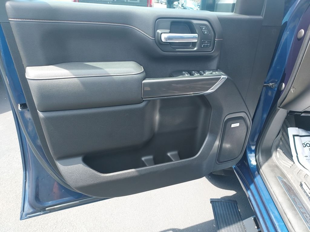 Used 2022 Blue GMC AT4 image 12