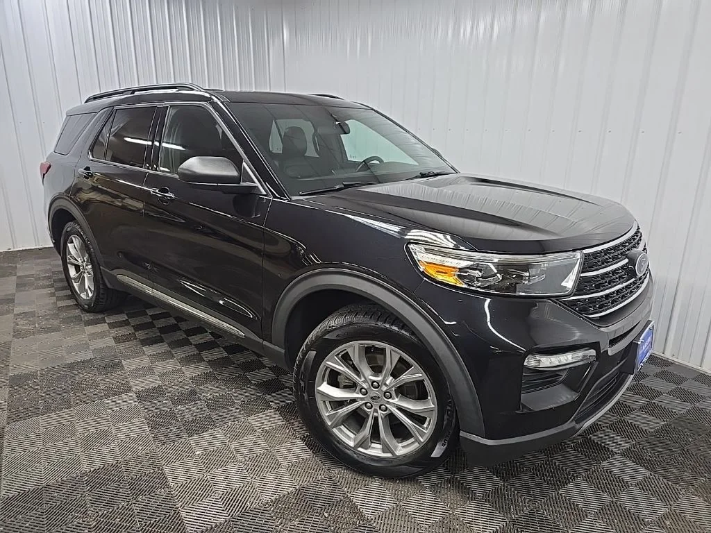 Used 2020 Black Ford XLT image 7