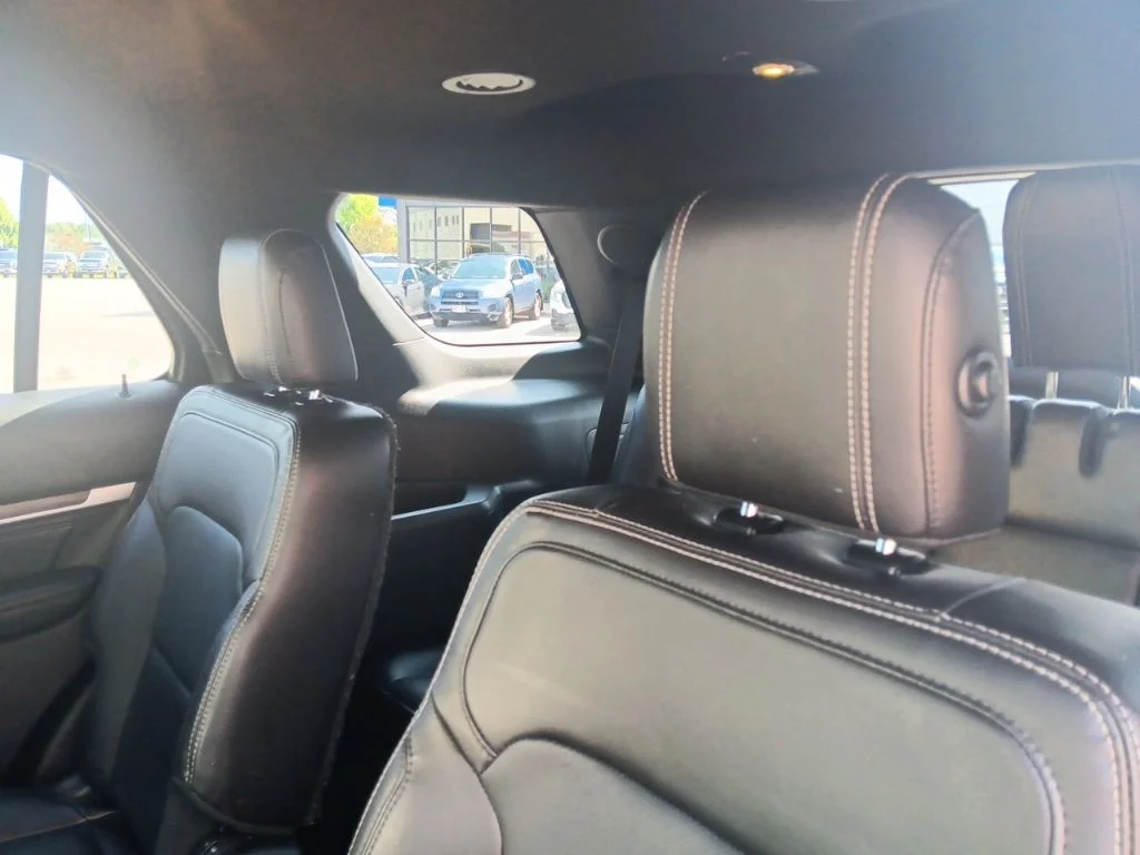 Used 2017 Magnetic Ford Limited image 25