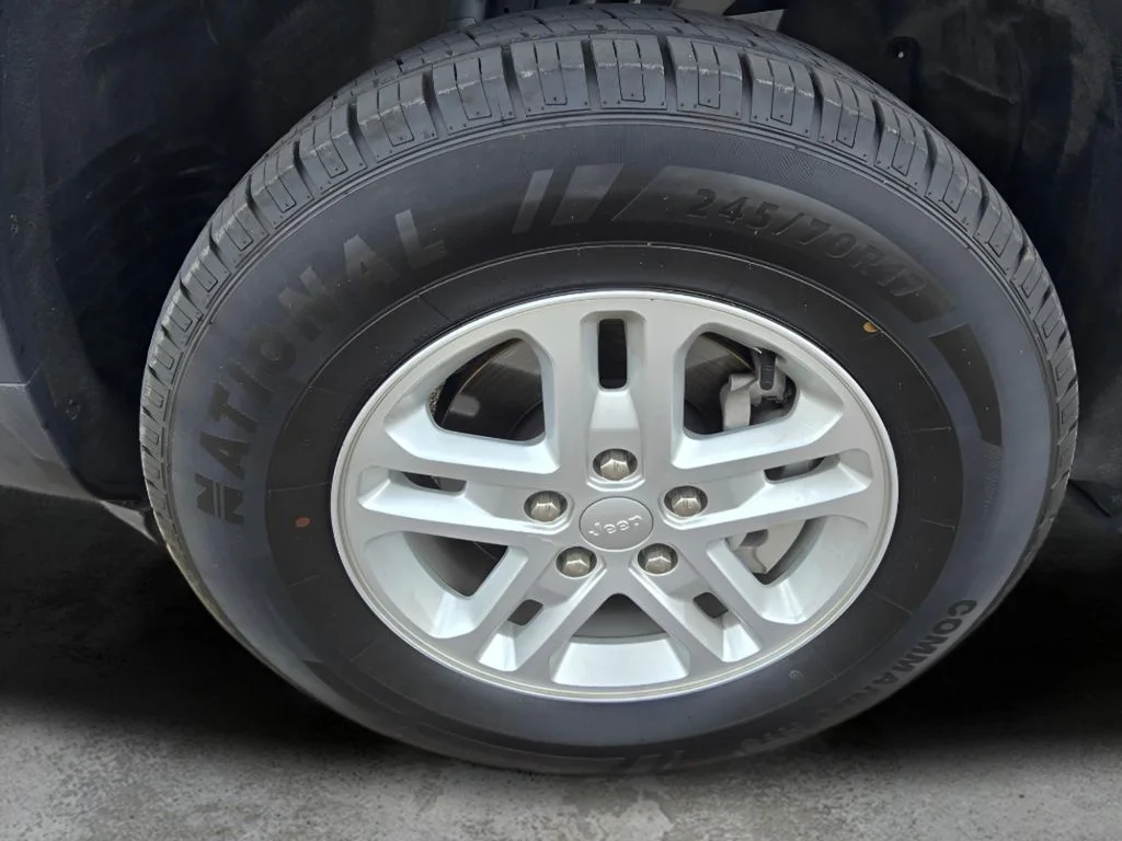 Used 2024 Bright White Clearcoat Jeep Laredo image 9