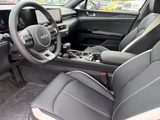 New 2026 Wolf Gray Kia GT-Line FWD image 18
