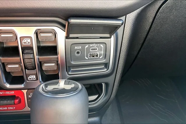 New 2026 Reign Jeep Rubicon image 23