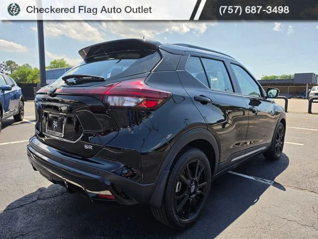 Used 2023 Super Black Nissan SR image 7