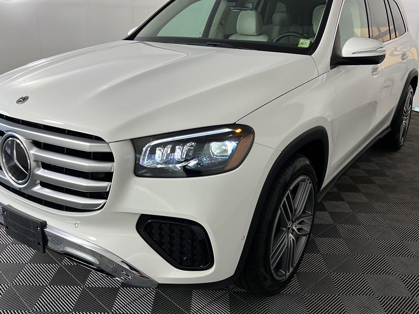 Certified Used 2026 Polar White Mercedes-Benz GLS 450 image 5