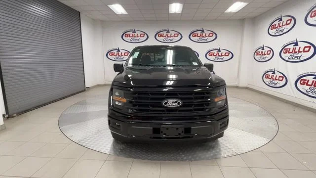 New 2026 Agate Black Metallic Ford XLT image 4