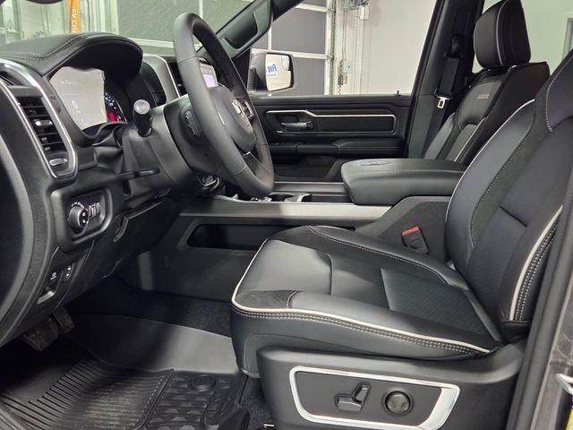 New 2026 Granite Crystal Metallic Clear-Coat Exterior Paint RAM Laramie image 5